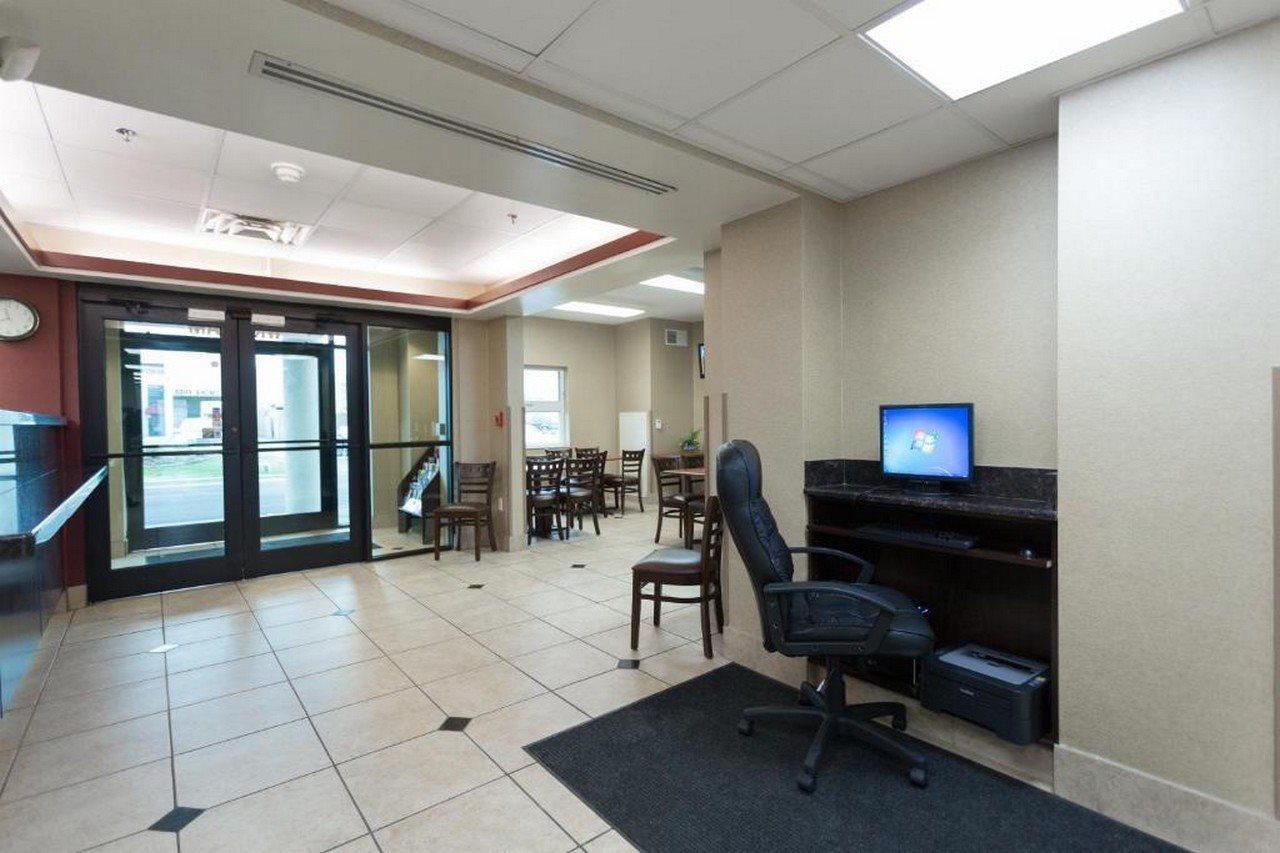 Travelodge By Wyndham Romulus Detroit Airport Exterior foto